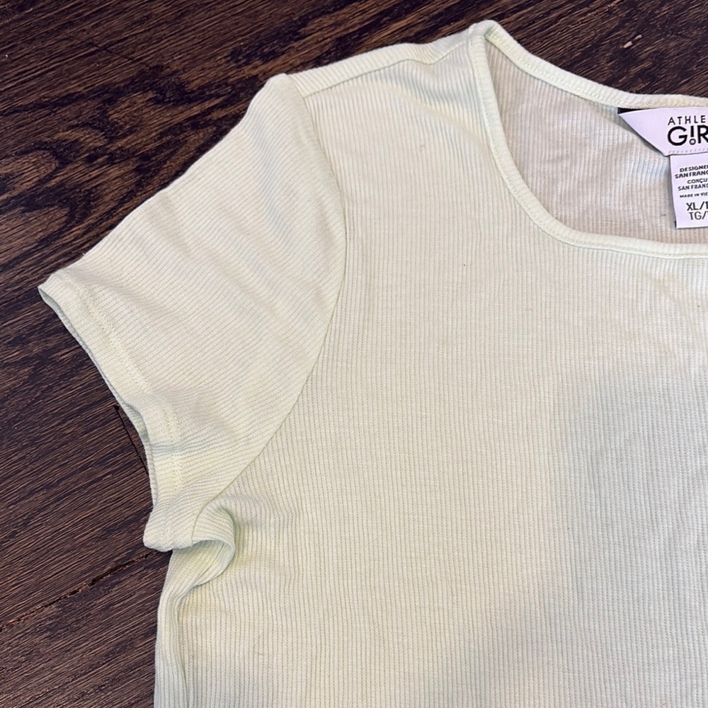 NWT Juniors Athleta Girl Light Green T-Shirt (size 14) - Picture 3 of 5